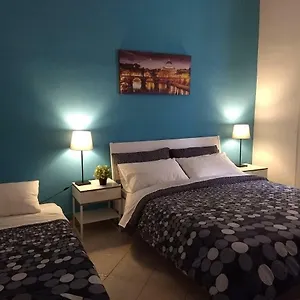 Pensión Amoraroma, Economy With Shared Bathrooms, Roma